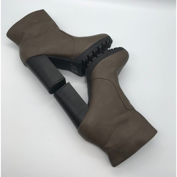 Wild Diva Brown Leatherette Women's size 9M Side Zip Snap Chunky Heeled Booties - Picture 6 of 9